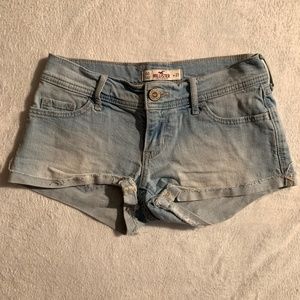 Hollister light wash denim shorts size 00 W23